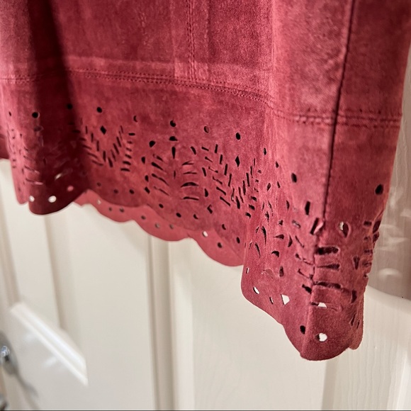 Leather Skirt - Picture 4 of 9